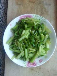 茄瓜和蒜苔能一起吃吗,茄瓜与蒜苔的搭配食用探讨