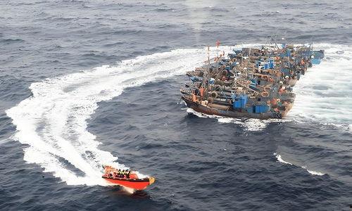 中国渔船禁飞区吃瓜,背后的故事与争议