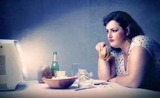 微山张蒙吃瓜,瓜田里的欢乐时光