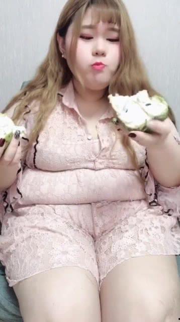 吃瓜胖女,揭秘网络热议背后的故事