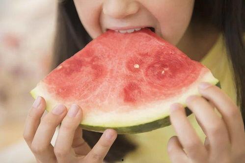 吃瓜容易涨肚子,轻松应对吃瓜后的涨肚烦恼