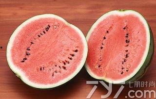 吃脆瓜不吐籽吗,吃脆瓜，籽儿不吐的秘密