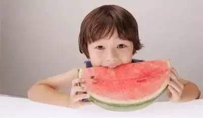 吃瓜不易 围观类似,吃瓜不易，围观更难