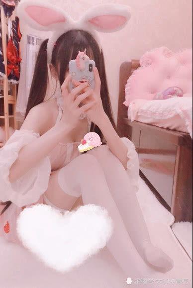 蔡萝莉吃瓜,揭秘网红圈层的热议焦点