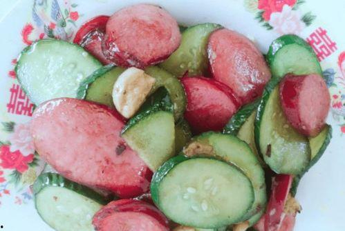 菜菜和小付吃瓜,菜菜与小付的瓜田奇遇记