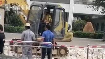 外卖小哥看吃瓜,揭秘吃瓜群众的日常