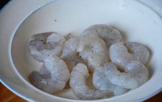 虾与哈密瓜一起吃吗,美味搭配的禁忌与建议