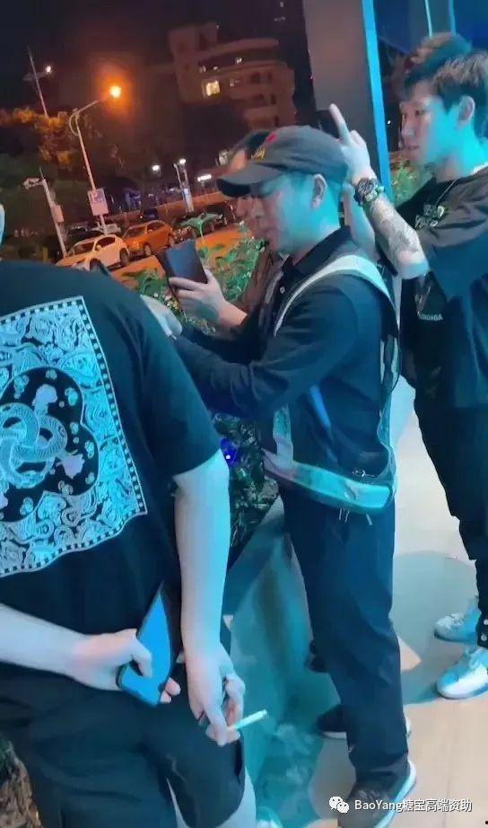 默默吃瓜视频,揭秘网络视频背后的娱乐真相