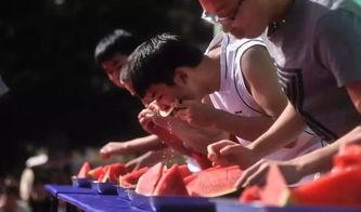 街上吵架吃瓜群众,吃瓜群众热议不断