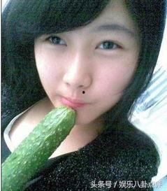 美女吃瓜牛,揭秘娱乐圈的甜蜜瓜田