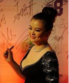 李湘吃瓜小鲜肉