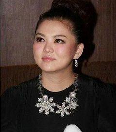 李湘吃瓜小鲜肉