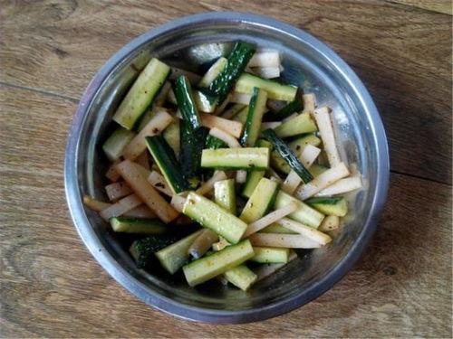 吃完竹笋可以吃小瓜吗,探索竹笋与小瓜的搭配之道