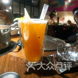 鸡吃哈密瓜,趣味农业新现象