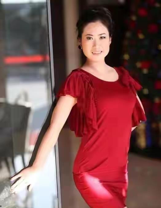 吃瓜芙蓉姐  第1张