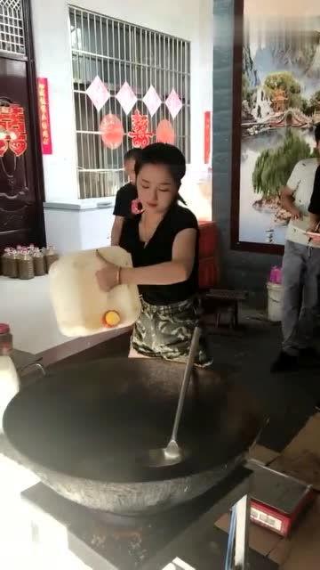 4个小姐姐吃瓜,揭秘娱乐圈最新八卦风云  第2张