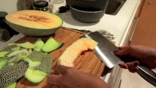 哈密瓜晚上吃的,哈密瓜美食之旅