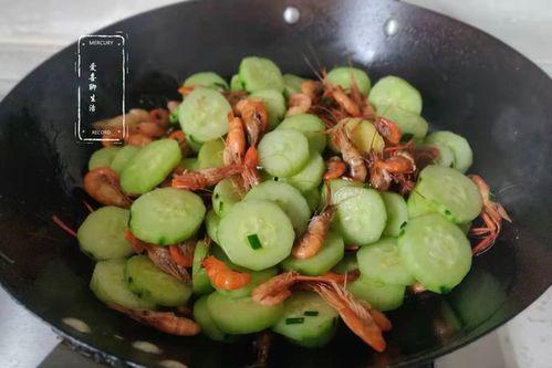 腿部吃瓜,夏日清凉新风尚  第3张