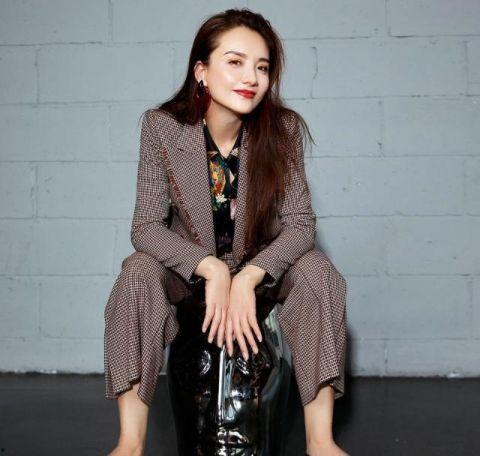 任素汐吃瓜群众,从吃瓜群众到影视新星，她的蜕变之路  第3张